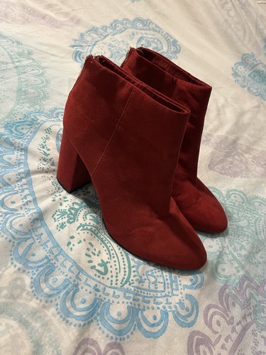 Rote hohe schuhe mit - hohe,
